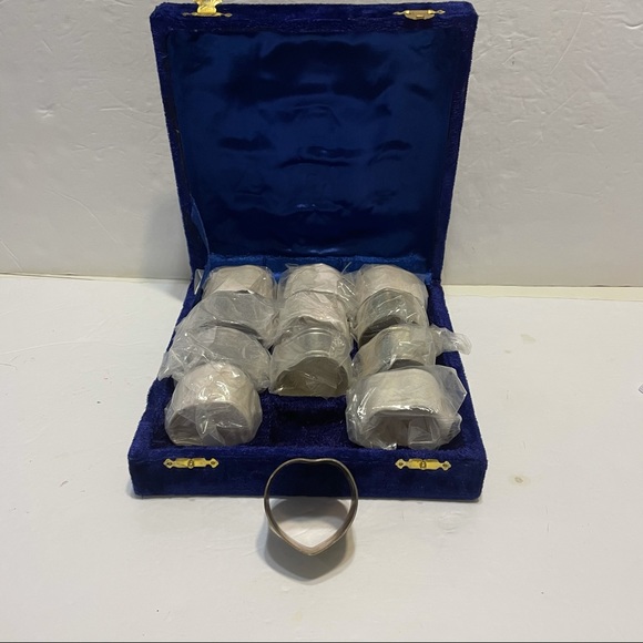 Vintage Purple Velvet Box 12 silver Napkin Rings. - Picture 9 of 12